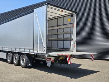 Schmitz SCB*S3 / TAIL LIFT -LBW / LIFT AXLE